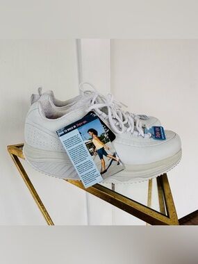 NWT Sketchers Work Women's Shape Ups Sneakers in White size 8.5